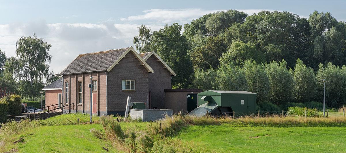 Oude gemaalgebouw in buurtschap Den Dool