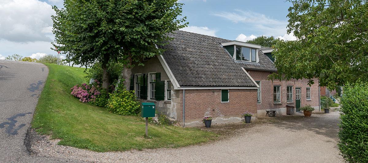 Woonboerderij in het buurtschap Liesveld