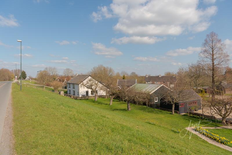 Dijkwoning buurtschap Gelkenes