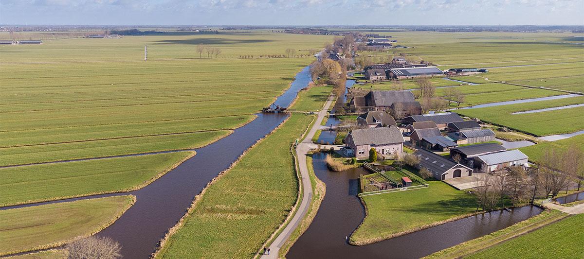 Luchtfoto buurtschap Achterland