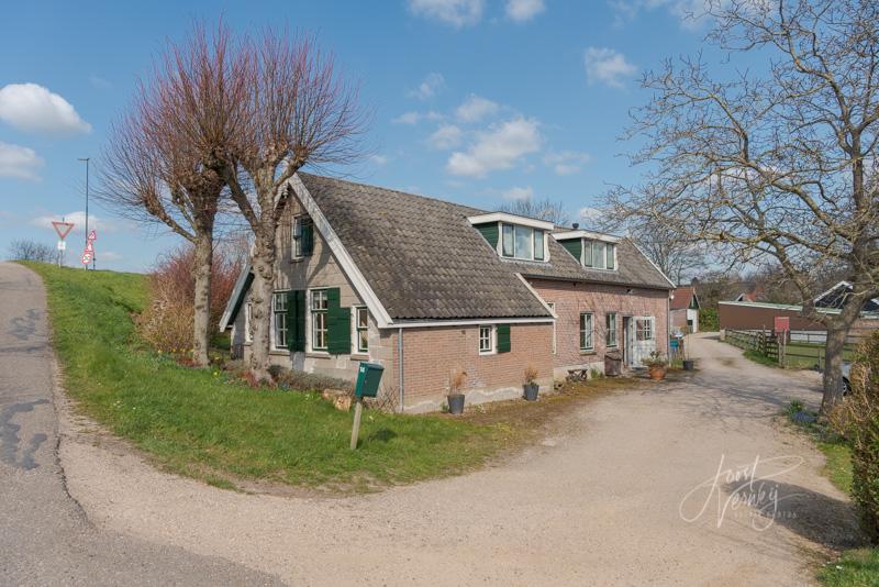 Woonboerderij in het buurtschap Liesveld