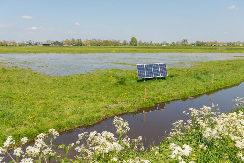 Plasdras langs de Tiendweg in Streefkerk