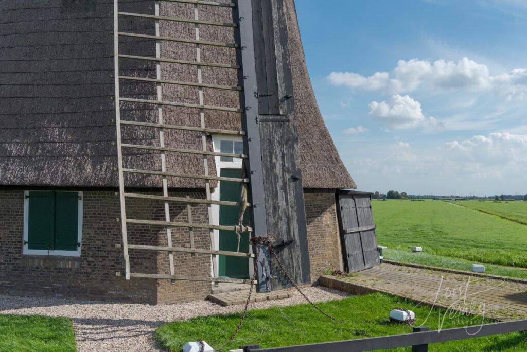 Detail van Achtkante molen in Streefkerk