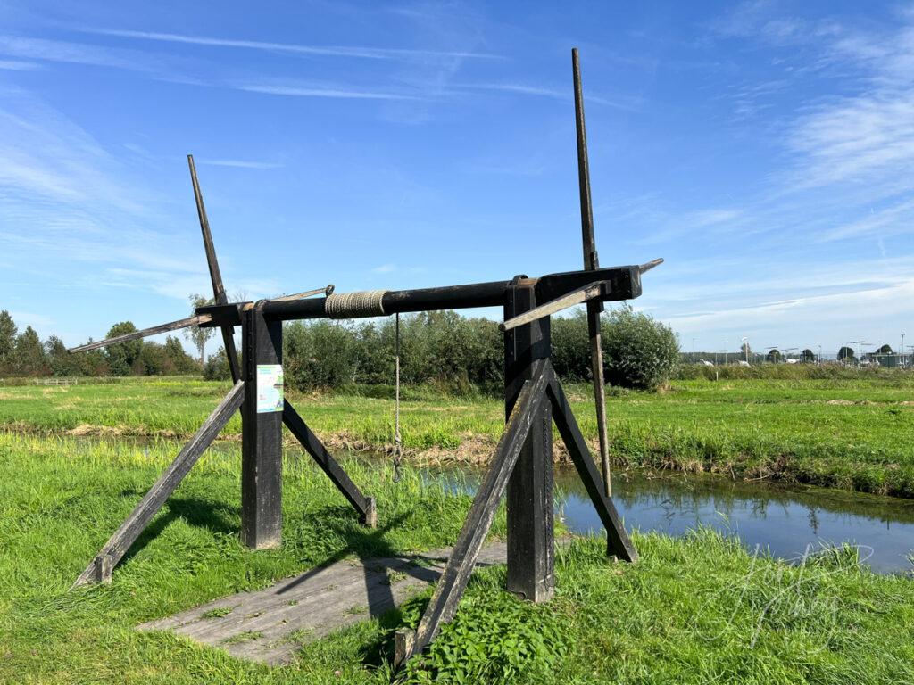 Overtoom of overhaal in polder bij Wijngaarden