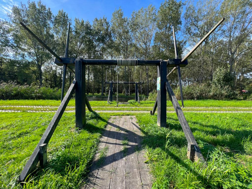 Overtoom of overhaal in polder bij Wijngaarden