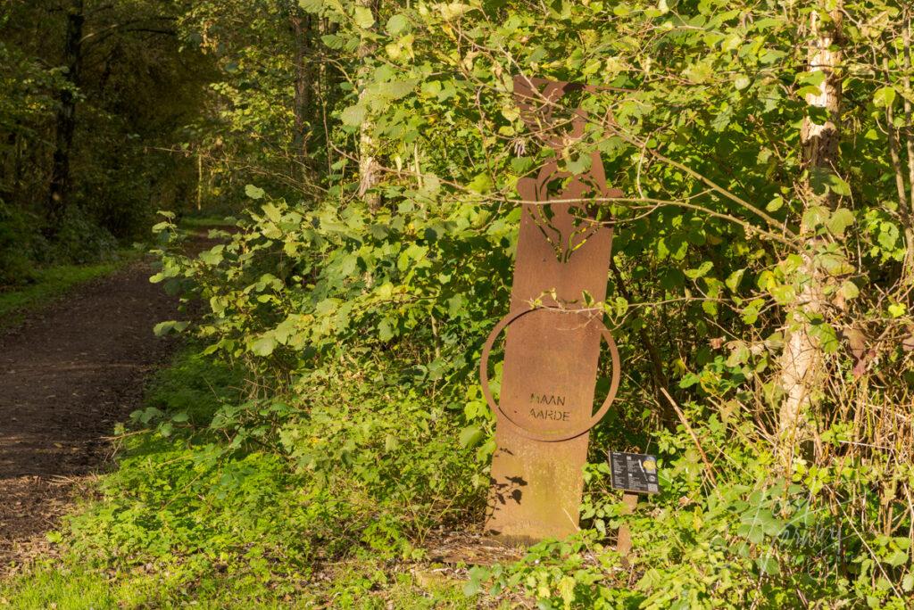 Beeld Maan en Aarde in Planetenwandeling