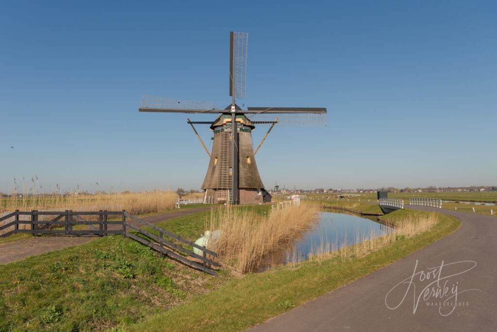 Achtkante molen in Groot-Ammers